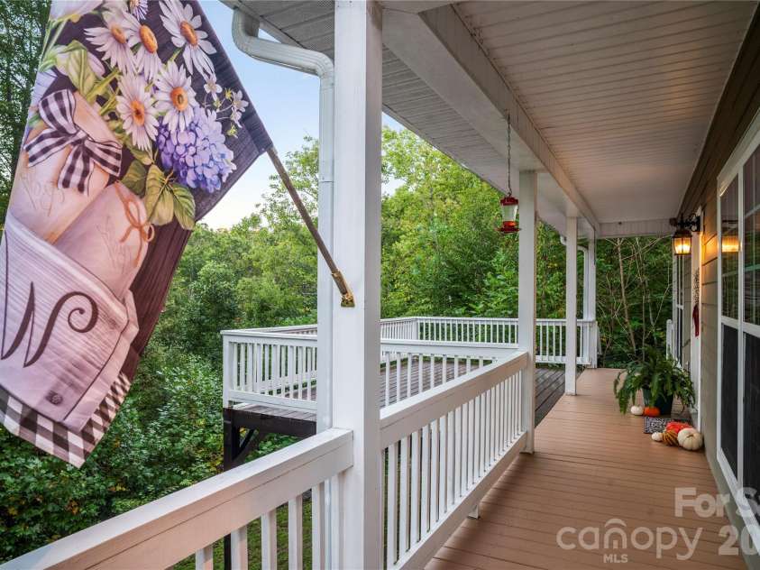 265 Raven Top Drive, Penrose, NC 28766.  MLS# CAR4416645, YatesRealty ID 53801. 