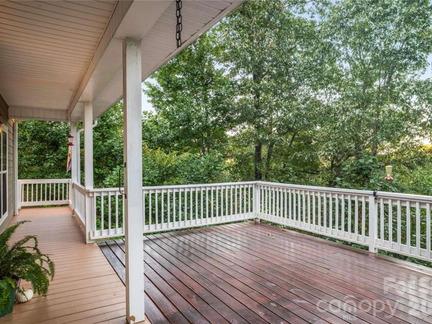 265 Raven Top Drive, Penrose, NC 28766.  MLS# CAR4416645, YatesRealty ID 53801. 