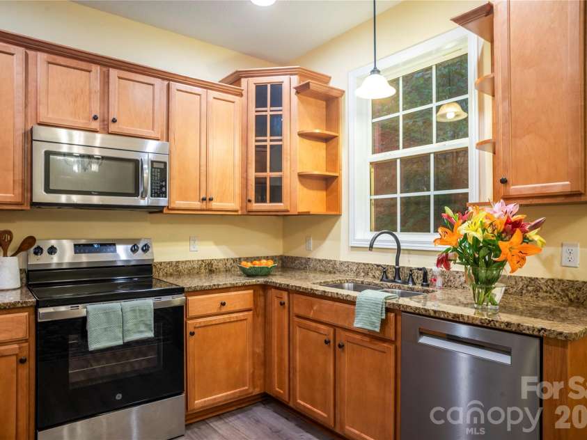 265 Raven Top Drive, Penrose, NC 28766.  MLS# CAR4416645, YatesRealty ID 53801. 