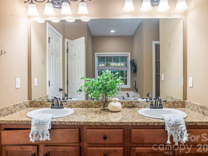 265 Raven Top Drive, Penrose, NC 28766.  MLS# CAR4416645, YatesRealty ID 53801. 