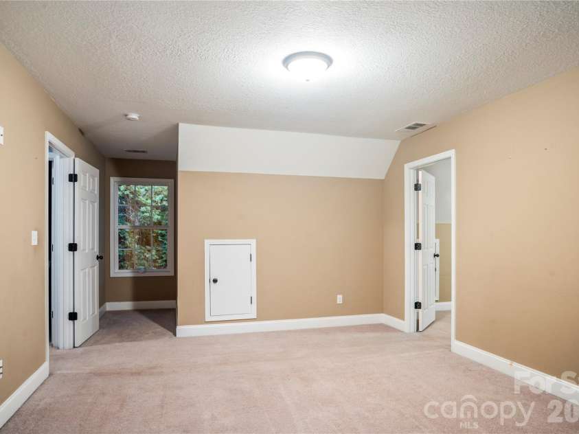 265 Raven Top Drive, Penrose, NC 28766.  MLS# CAR4416645, YatesRealty ID 53801. 