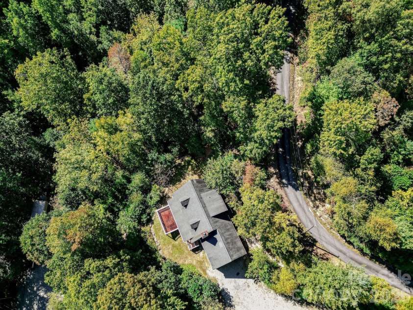 265 Raven Top Drive, Penrose, NC 28766.  MLS# CAR4416645, YatesRealty ID 53801. 