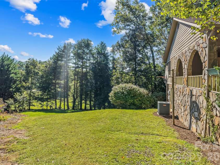 75 Bluebird Lane, Waynesville, NC 28785.  MLS# CAR4426045, YatesRealty ID 53803. 