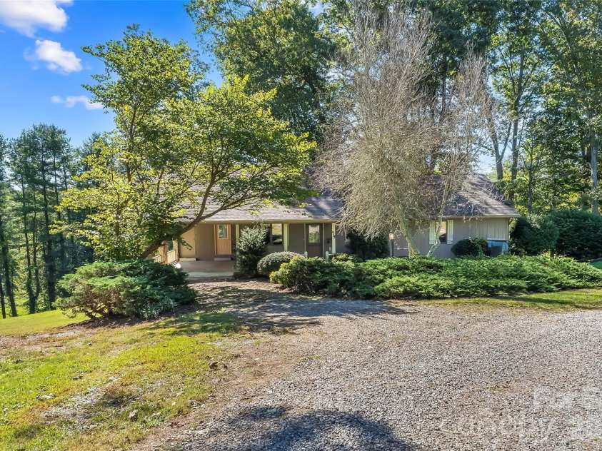 75 Bluebird Lane, Waynesville, NC 28785.  MLS# CAR4426045, YatesRealty ID 53803. 