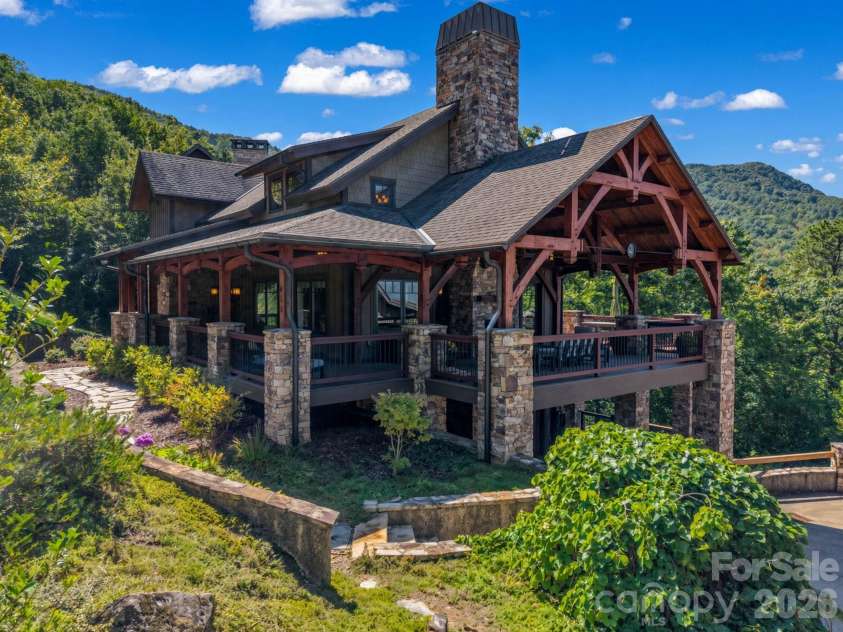 140 Settings Boulevard, Black Mountain, NC 28711.  MLS# CAR4427841, YatesRealty ID 53805. 