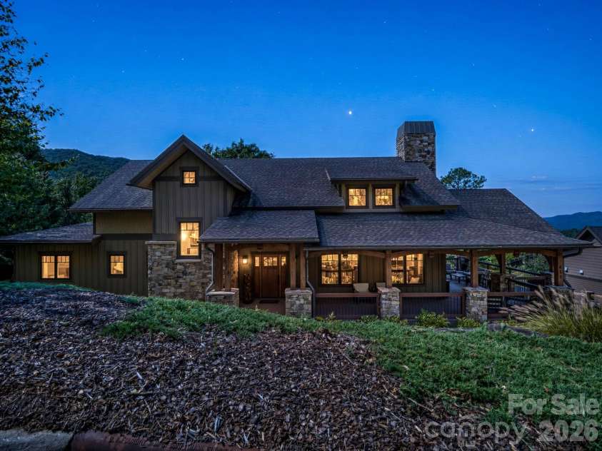 140 Settings Boulevard, Black Mountain, NC 28711.  MLS# CAR4427841, YatesRealty ID 53805. 