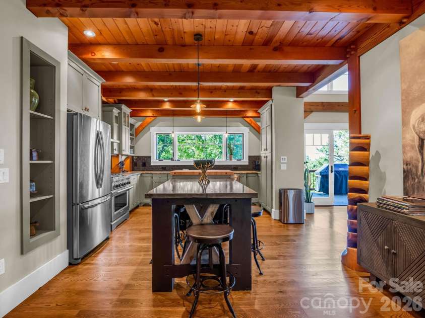 140 Settings Boulevard, Black Mountain, NC 28711.  MLS# CAR4427841, YatesRealty ID 53805. 