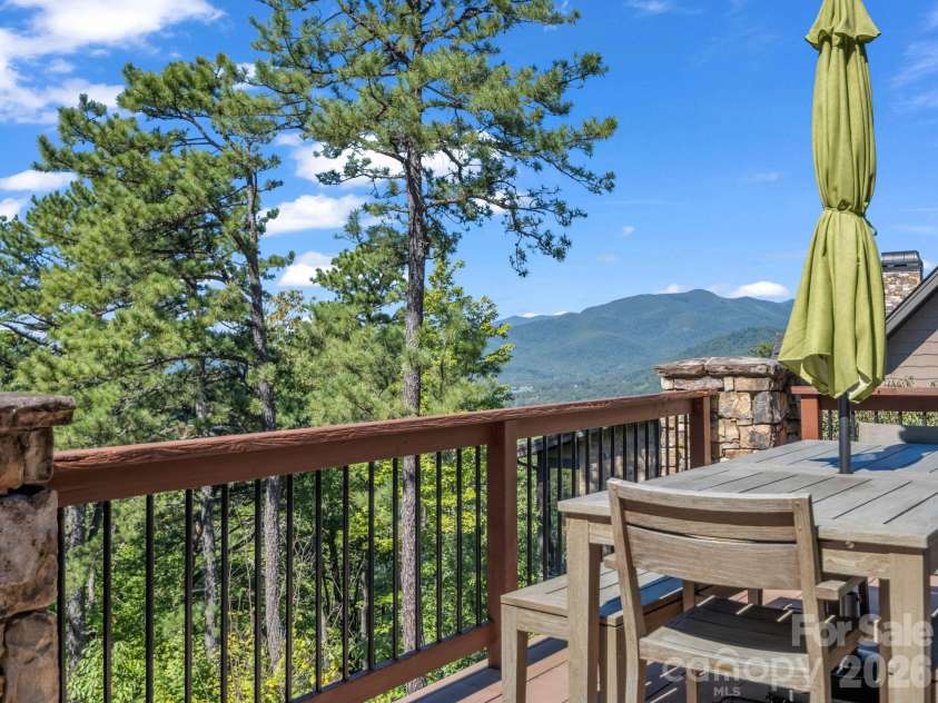 140 Settings Boulevard, Black Mountain, NC 28711.  MLS# CAR4427841, YatesRealty ID 53805. 