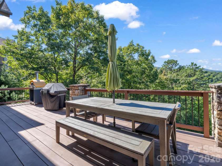140 Settings Boulevard, Black Mountain, NC 28711.  MLS# CAR4427841, YatesRealty ID 53805. 