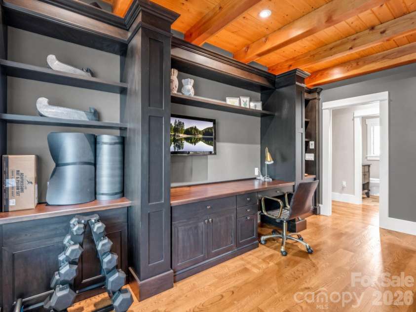 140 Settings Boulevard, Black Mountain, NC 28711.  MLS# CAR4427841, YatesRealty ID 53805. 