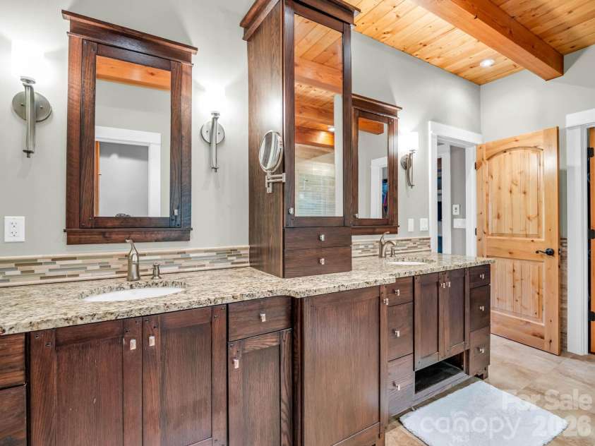 140 Settings Boulevard, Black Mountain, NC 28711.  MLS# CAR4427841, YatesRealty ID 53805. 