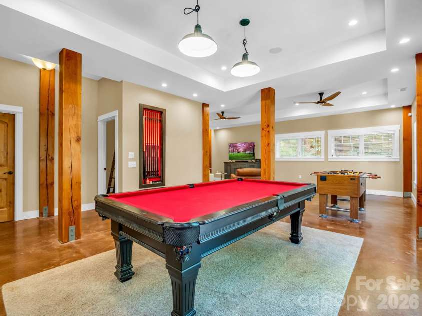 140 Settings Boulevard, Black Mountain, NC 28711.  MLS# CAR4427841, YatesRealty ID 53805. 