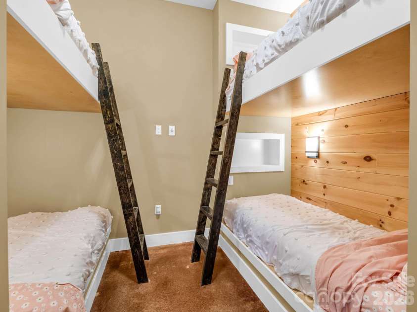 140 Settings Boulevard, Black Mountain, NC 28711.  MLS# CAR4427841, YatesRealty ID 53805. 