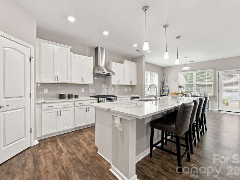 302 Samuel Street, Matthews, NC 28104.  MLS# CAR4428975, YatesRealty ID 53806. 