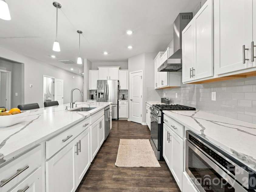 302 Samuel Street, Matthews, NC 28104.  MLS# CAR4428975, YatesRealty ID 53806. 