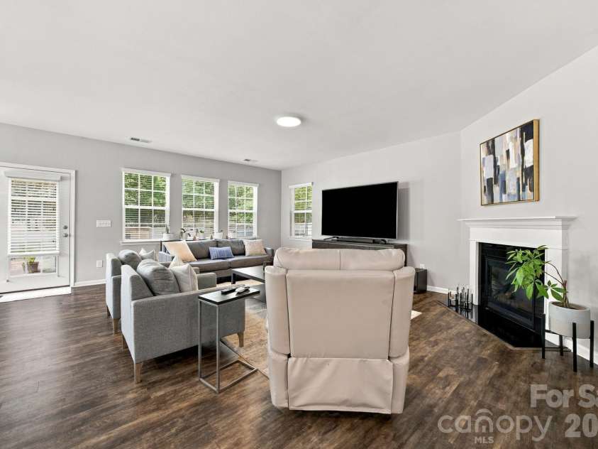 302 Samuel Street, Matthews, NC 28104.  MLS# CAR4428975, YatesRealty ID 53806. 