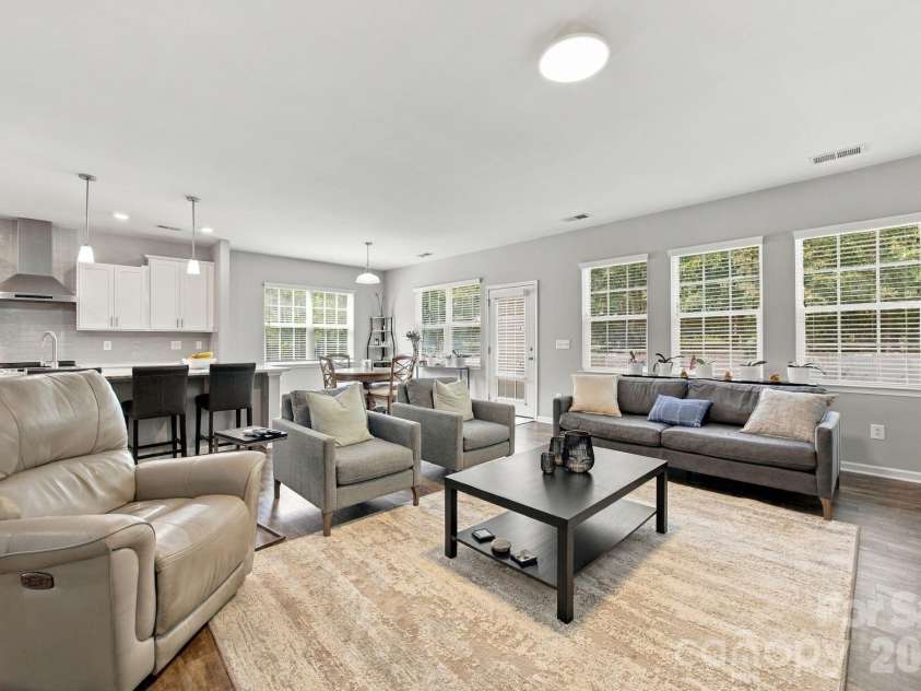 302 Samuel Street, Matthews, NC 28104.  MLS# CAR4428975, YatesRealty ID 53806. 