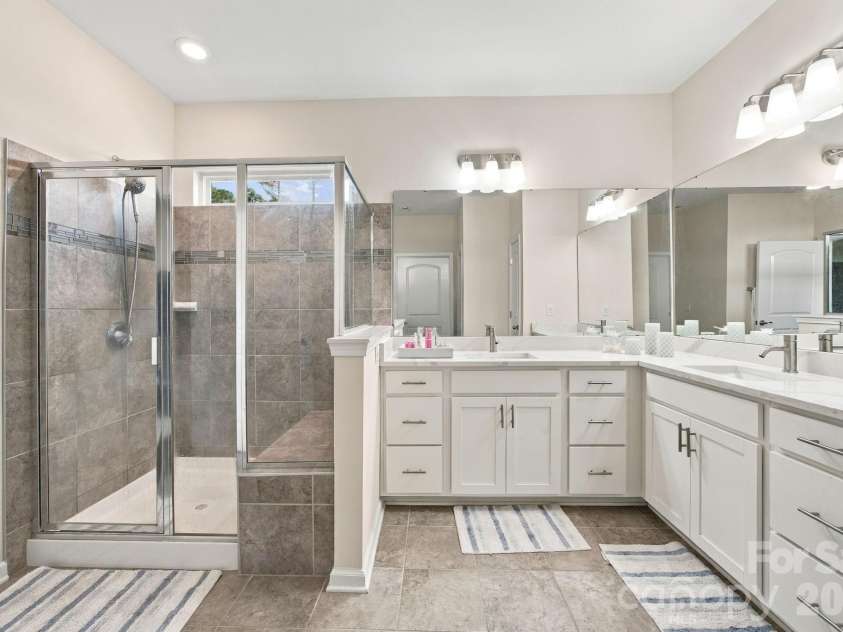 302 Samuel Street, Matthews, NC 28104.  MLS# CAR4428975, YatesRealty ID 53806. 