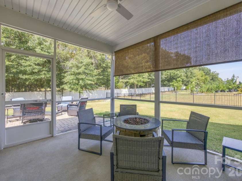 302 Samuel Street, Matthews, NC 28104.  MLS# CAR4428975, YatesRealty ID 53806. 