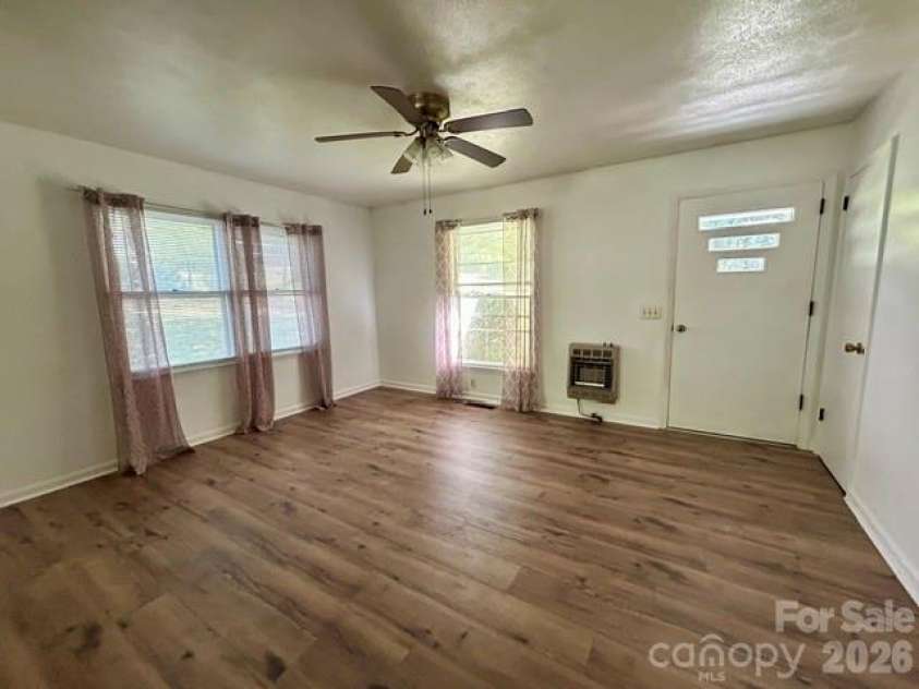 215 Norleon Avenue, Hendersonville, NC 28791.  MLS# CAR4427206, YatesRealty ID 53807. 