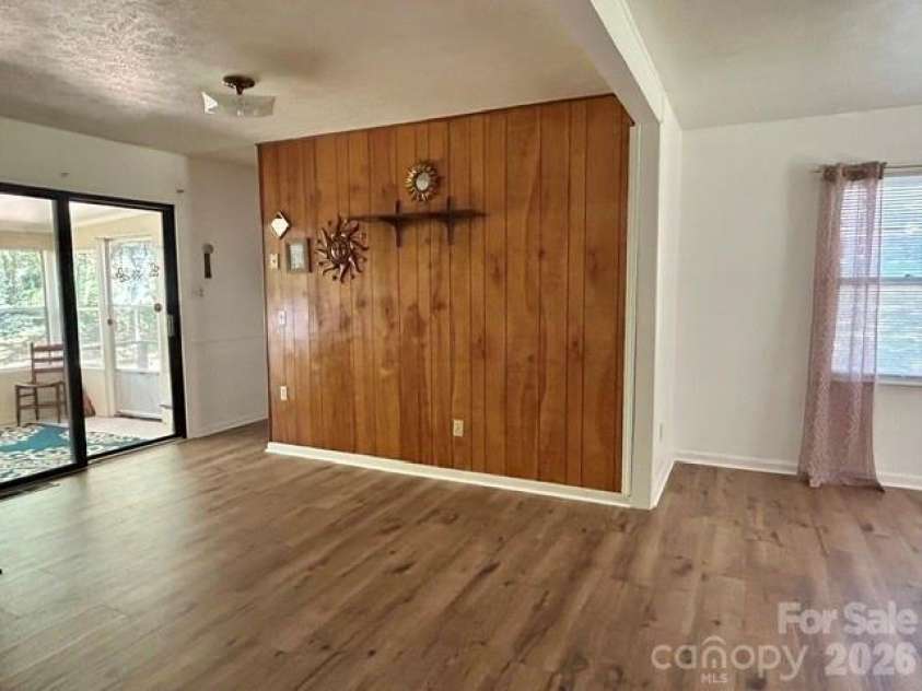 215 Norleon Avenue, Hendersonville, NC 28791.  MLS# CAR4427206, YatesRealty ID 53807. 