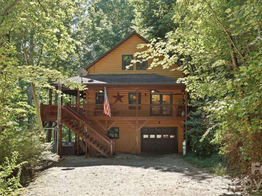 355 Oak Ridge Lane, Whittier, NC 28789.  MLS# CAR4427671, YatesRealty ID 53809. 