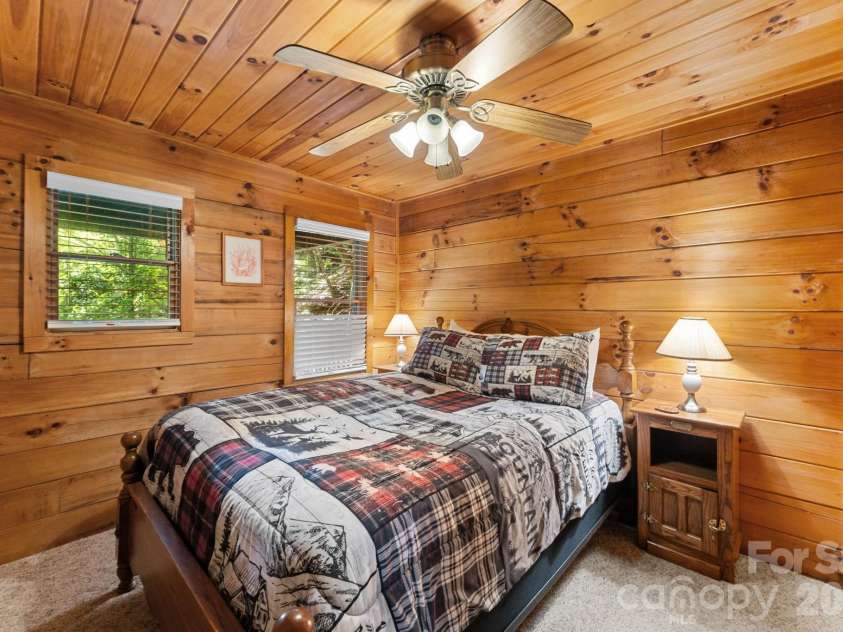 355 Oak Ridge Lane, Whittier, NC 28789.  MLS# CAR4427671, YatesRealty ID 53809. 
