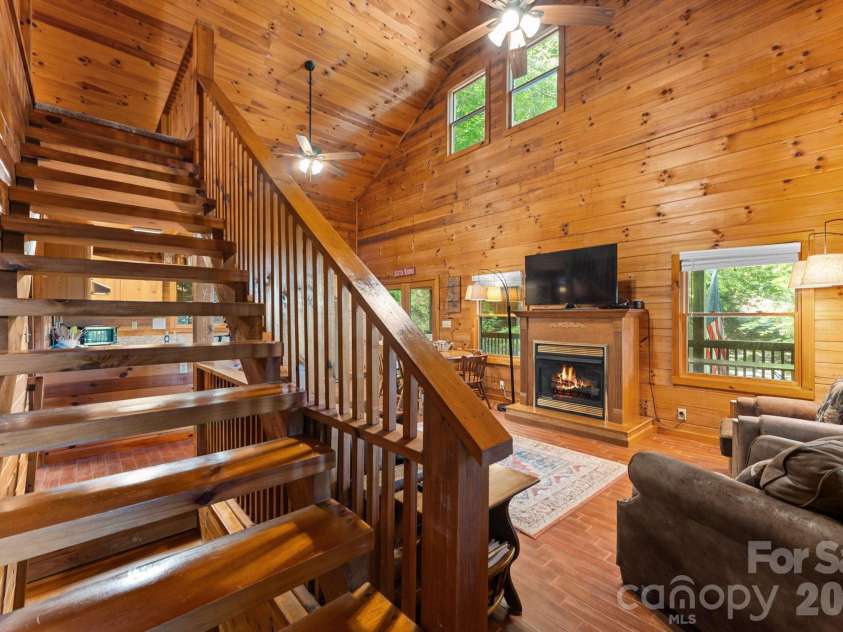 355 Oak Ridge Lane, Whittier, NC 28789.  MLS# CAR4427671, YatesRealty ID 53809. 