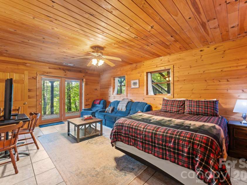 355 Oak Ridge Lane, Whittier, NC 28789.  MLS# CAR4427671, YatesRealty ID 53809. 