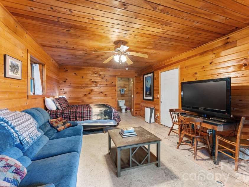355 Oak Ridge Lane, Whittier, NC 28789.  MLS# CAR4427671, YatesRealty ID 53809. 