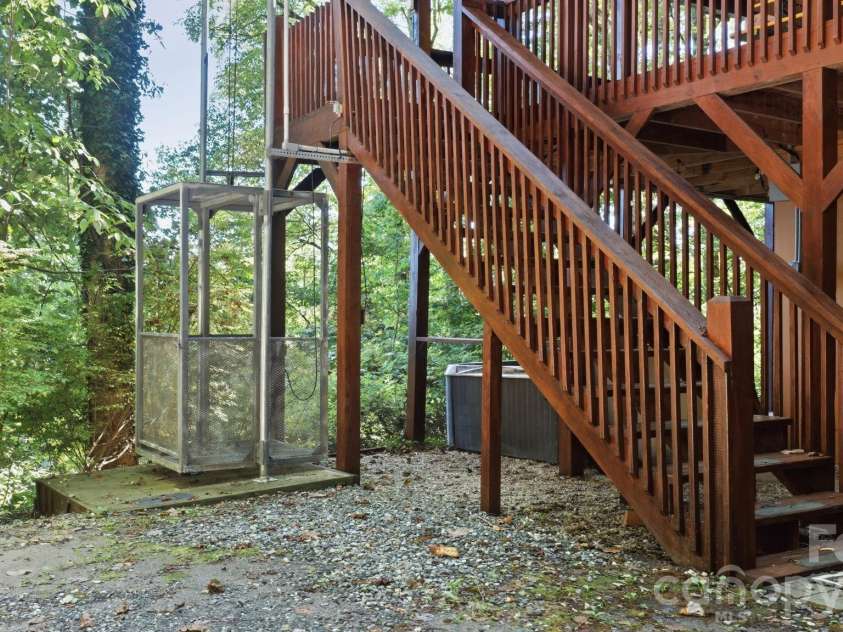 355 Oak Ridge Lane, Whittier, NC 28789.  MLS# CAR4427671, YatesRealty ID 53809. 