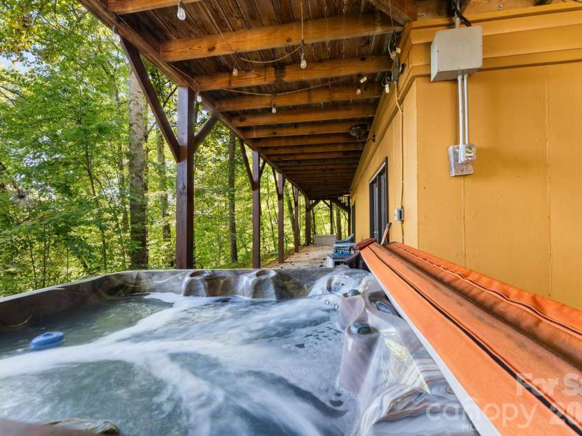 355 Oak Ridge Lane, Whittier, NC 28789.  MLS# CAR4427671, YatesRealty ID 53809. 