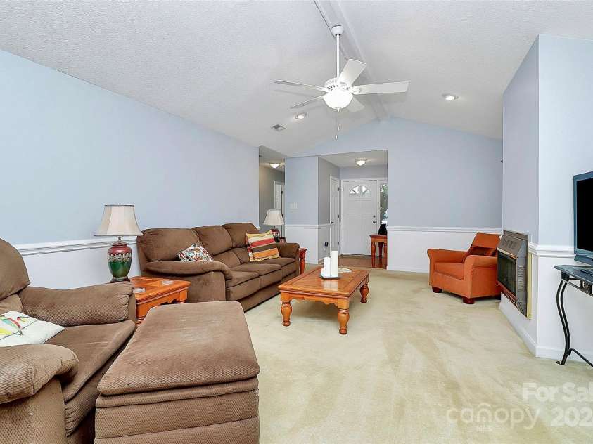 1811 Charter Drive, Rock Hill, SC 29732.  MLS# CAR4201997, YatesRealty ID 5381. 