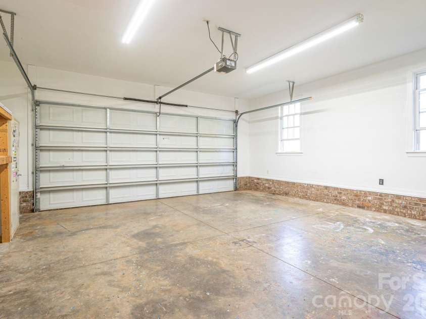 4252 Goodson Road, Maiden, NC 28650.  MLS# CAR4429073, YatesRealty ID 53815. Garage