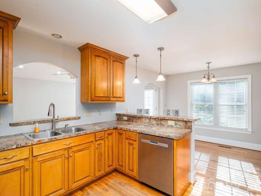 4252 Goodson Road, Maiden, NC 28650.  MLS# CAR4429073, YatesRealty ID 53815. Kitchen