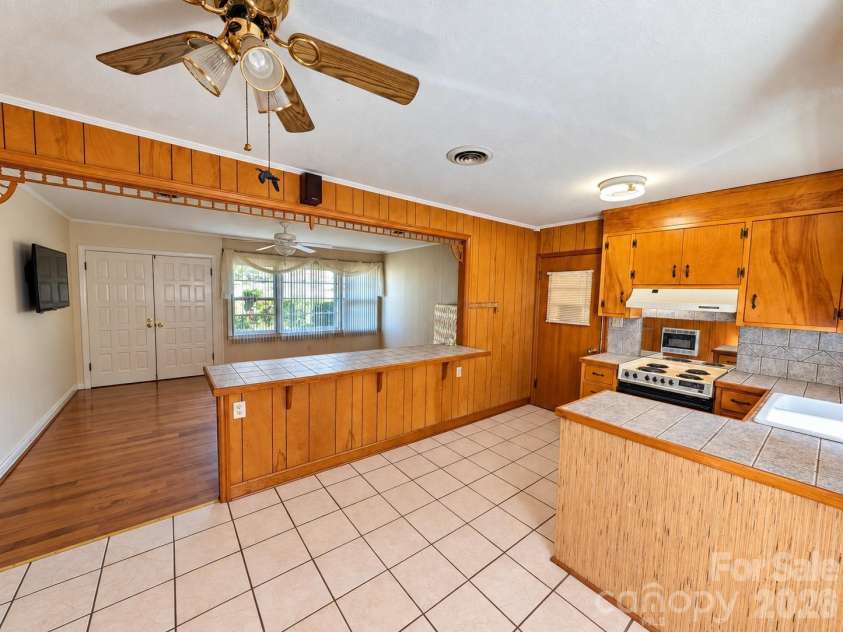 106 Valley View Street, Morganton, NC 28655.  MLS# CAR4429026, YatesRealty ID 53816. 