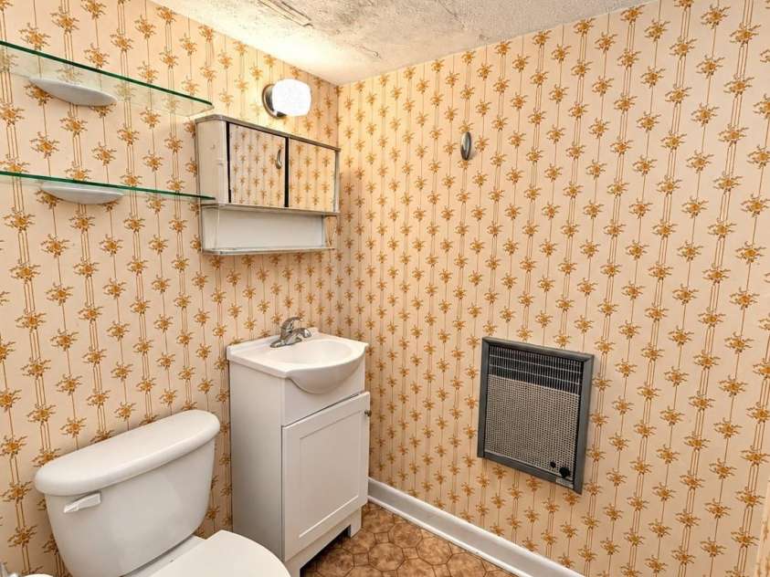 106 Valley View Street, Morganton, NC 28655.  MLS# CAR4429026, YatesRealty ID 53816. 