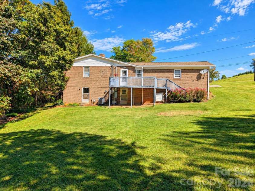 106 Valley View Street, Morganton, NC 28655.  MLS# CAR4429026, YatesRealty ID 53816. 