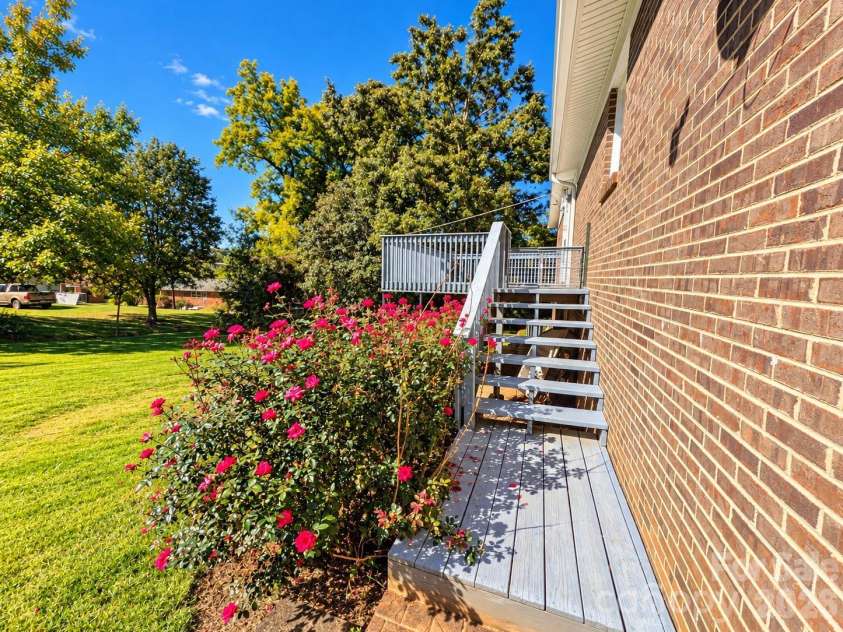 106 Valley View Street, Morganton, NC 28655.  MLS# CAR4429026, YatesRealty ID 53816. 