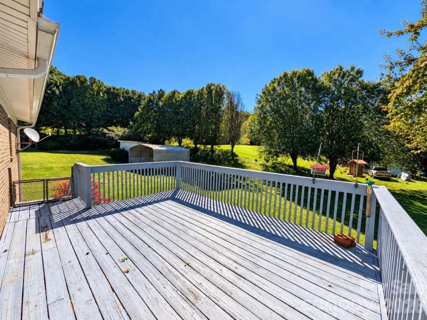 106 Valley View Street, Morganton, NC 28655.  MLS# CAR4429026, YatesRealty ID 53816. 
