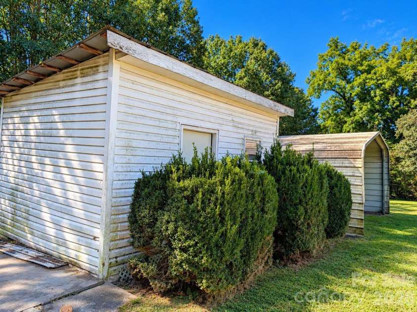 106 Valley View Street, Morganton, NC 28655.  MLS# CAR4429026, YatesRealty ID 53816. 