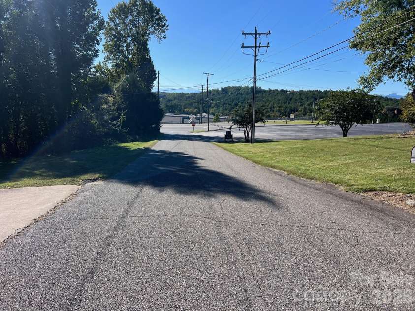 106 Valley View Street, Morganton, NC 28655.  MLS# CAR4429026, YatesRealty ID 53816. 