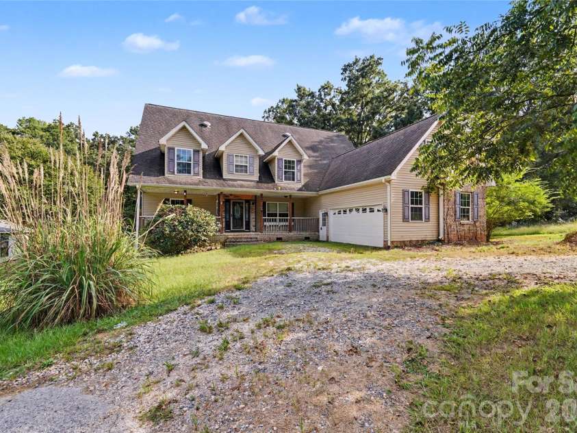 1166 Mustang Lane, York, SC 29745.  MLS# CAR4419928, YatesRealty ID 53817. 