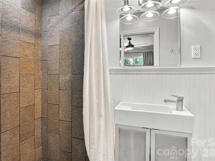 3319 Campbell Drive, Charlotte, NC 28205.  MLS# CAR4424330, YatesRealty ID 53818. 