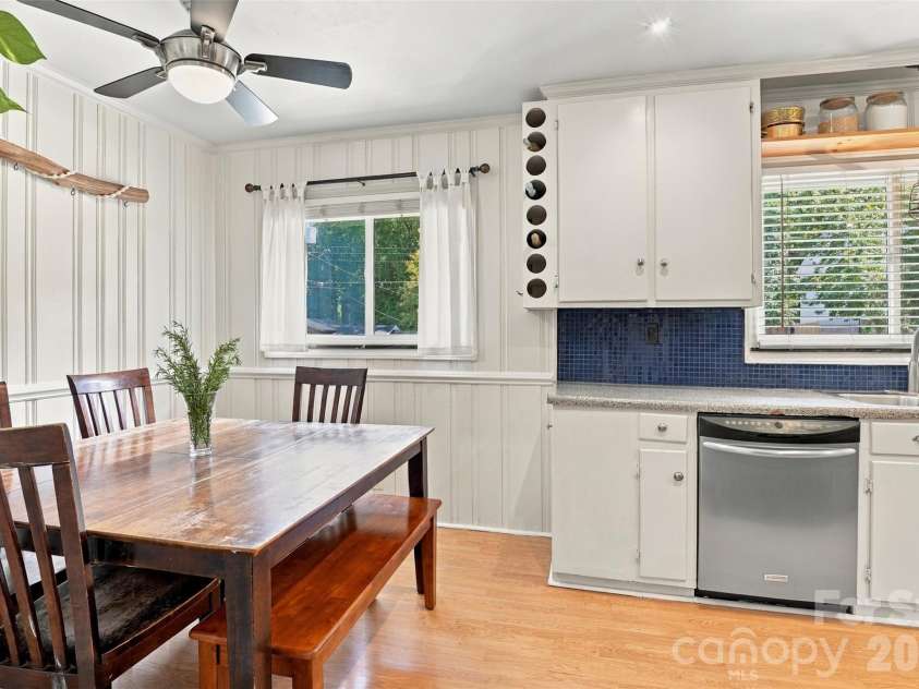 3319 Campbell Drive, Charlotte, NC 28205.  MLS# CAR4424330, YatesRealty ID 53818. 