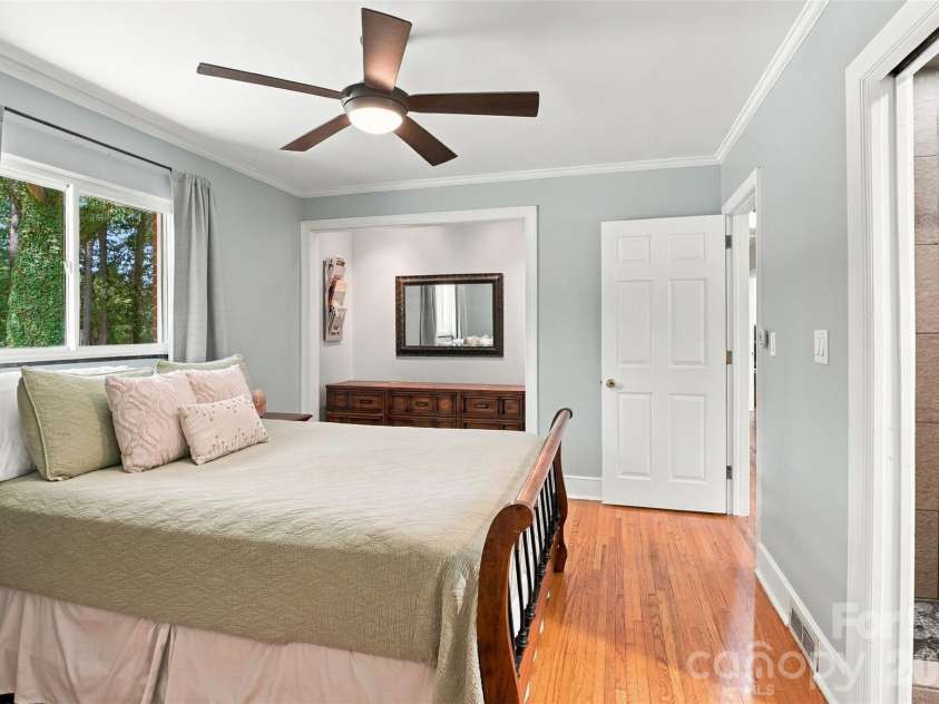 3319 Campbell Drive, Charlotte, NC 28205.  MLS# CAR4424330, YatesRealty ID 53818. 