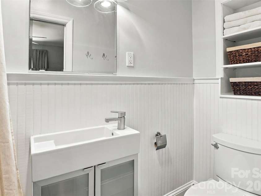 3319 Campbell Drive, Charlotte, NC 28205.  MLS# CAR4424330, YatesRealty ID 53818. 