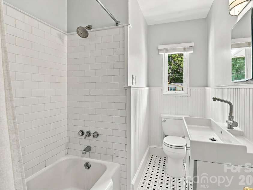 3319 Campbell Drive, Charlotte, NC 28205.  MLS# CAR4424330, YatesRealty ID 53818. 