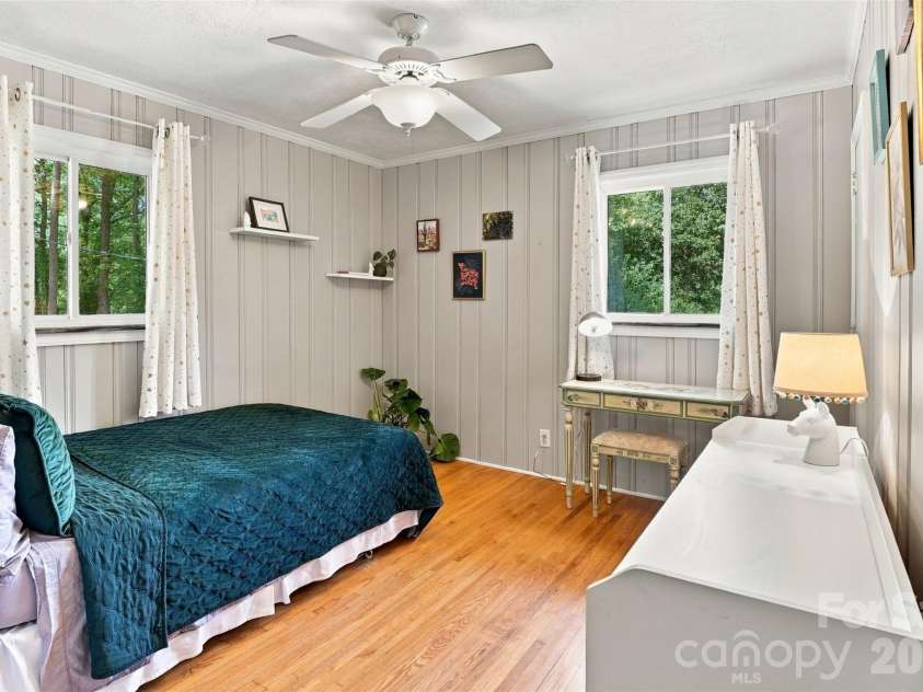 3319 Campbell Drive, Charlotte, NC 28205.  MLS# CAR4424330, YatesRealty ID 53818. 