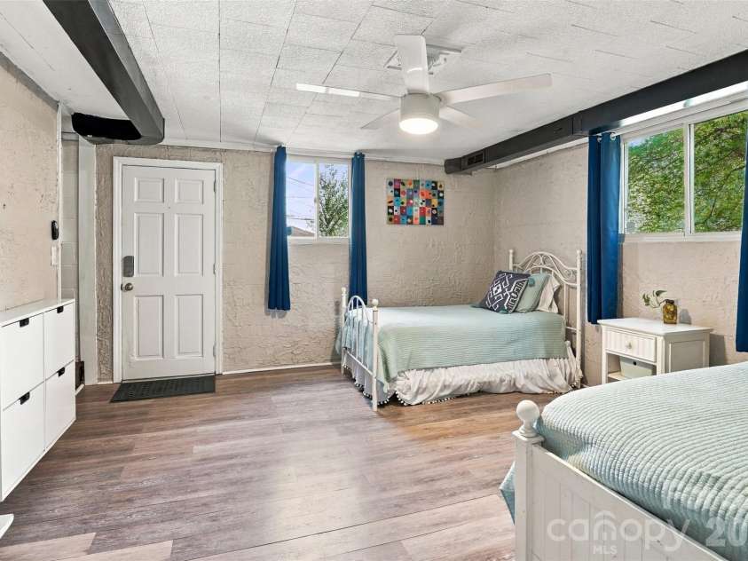 3319 Campbell Drive, Charlotte, NC 28205.  MLS# CAR4424330, YatesRealty ID 53818. 